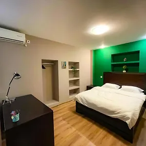 Cool Flat With Hot Tub In The Old Town דירה